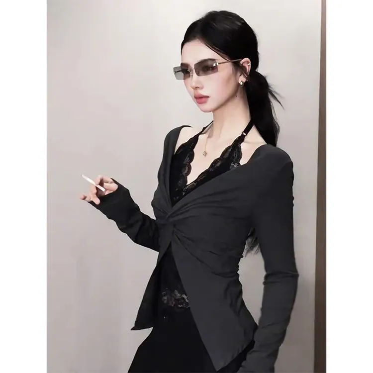 大码胖mm纯欲风长袖t恤女法式蕾丝挂脖修身显瘦假两件百搭上衣潮