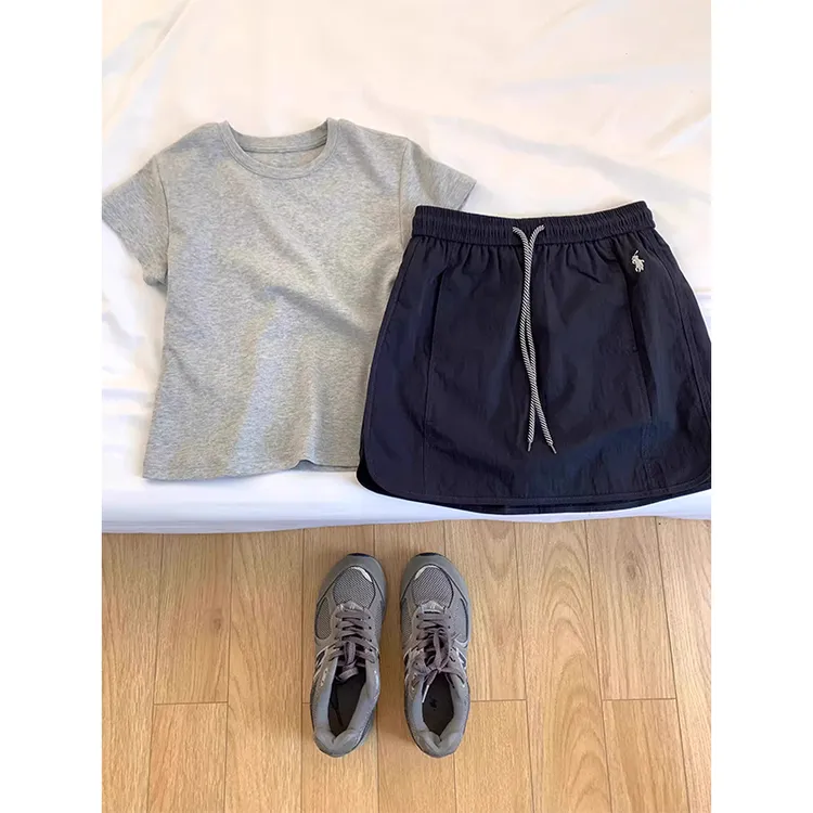 2025夏季纯色圆领短袖T恤女简约百搭修身时尚上衣半身裙两件套装