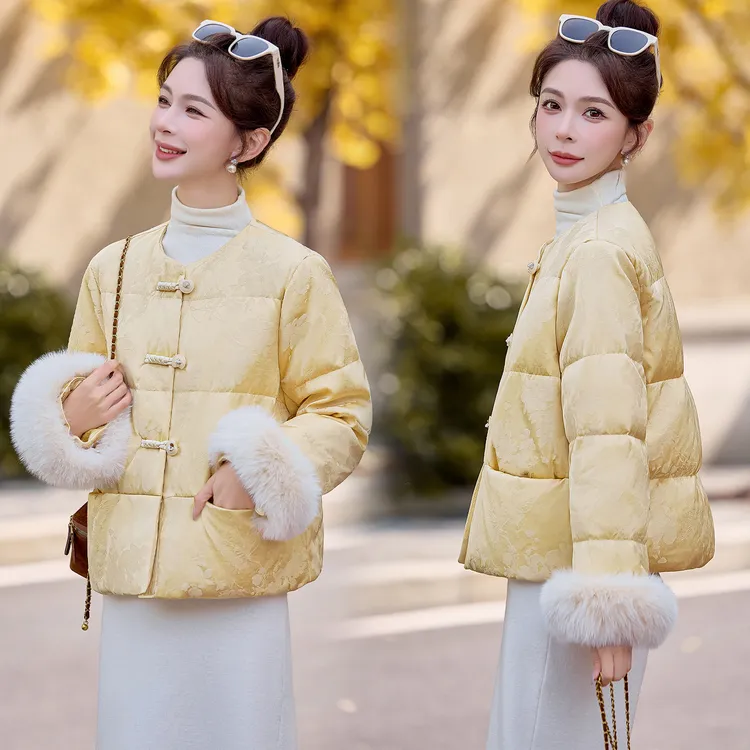 翻领圆领狐狸毛袖子白鹅绒羽绒服外套2025秋冬新款中式短款时尚女