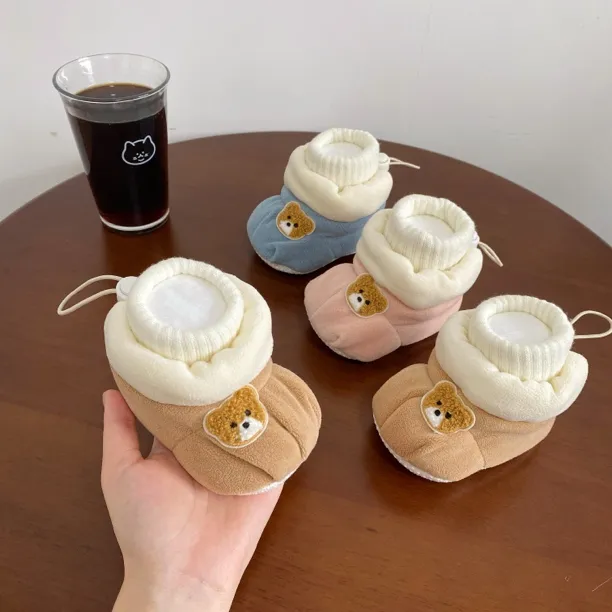 2025新款秋冬新生婴儿鞋袜加绒0到1岁男女宝宝不掉跟保暖袜步前鞋