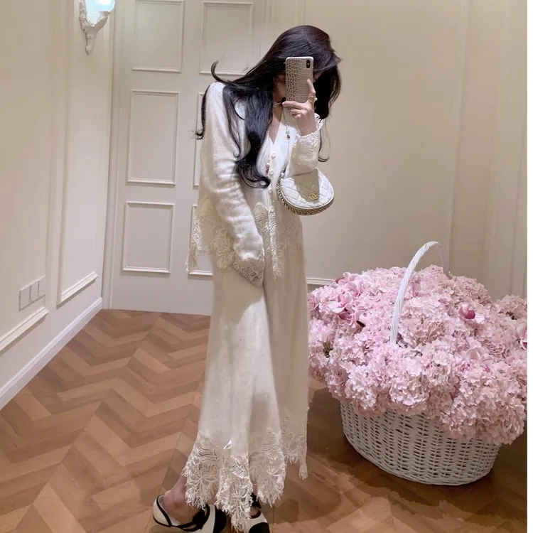 法式小香风气质v领蕾丝拼接毛衣纯欲针织开衫修身上衣女半身裙子