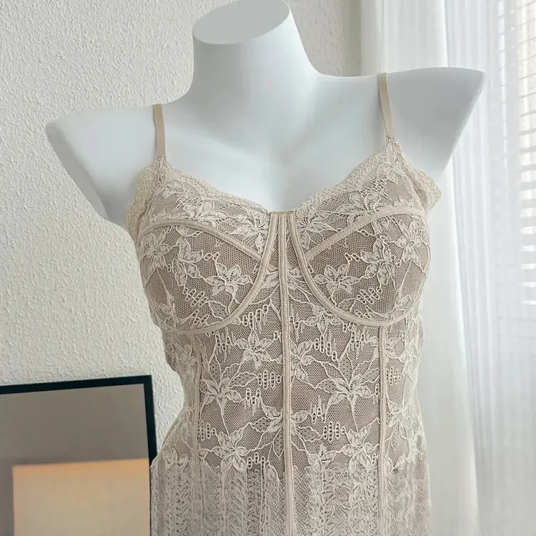 【主播内搭 全额运补】V领蕾丝磨毛加厚吊带外穿高品质胸垫美背打底