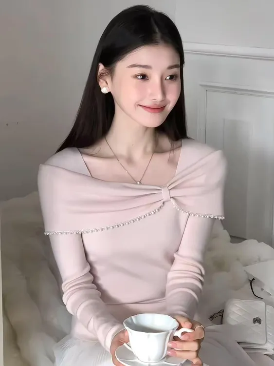SS541法式气质女神范轻奢高级感温柔风粉色针织钉珠上衣
