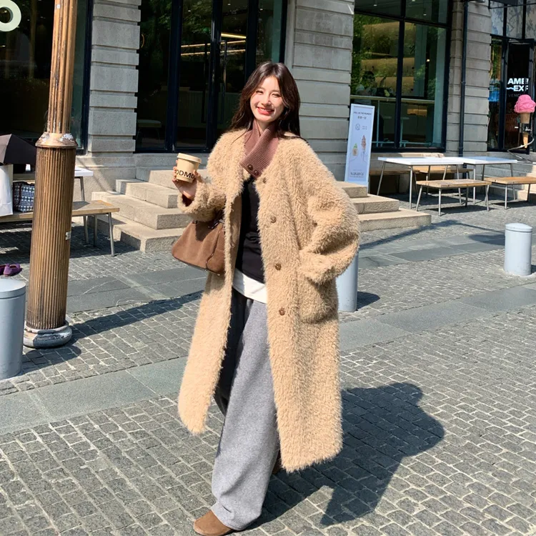 针织毛线领皮毛一体外套女2025冬季新款复古氛围感温柔风长款棉衣