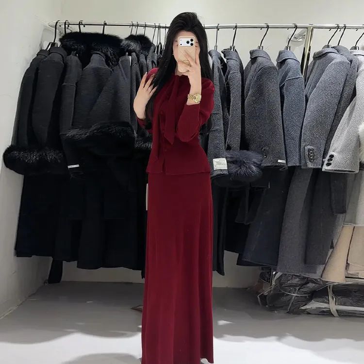 2025新款高级感内搭打底过年新年战袍红色针织连衣裙子女秋冬长裙