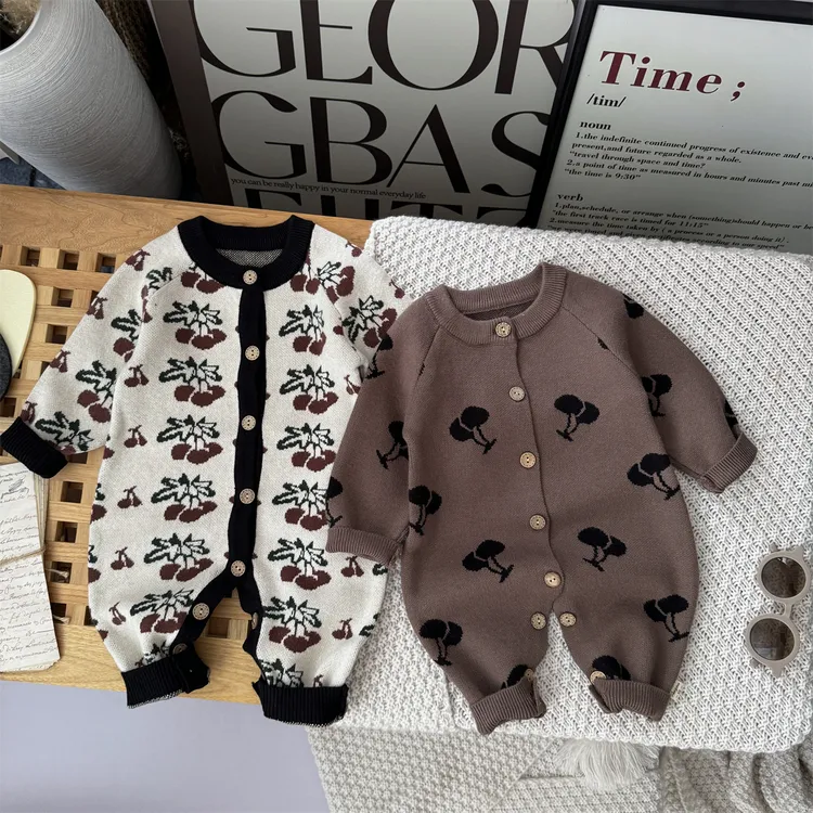 秋冬针织毛线衣连体衣外出服男女宝宝北欧风樱桃咖色外出服哈衣爬