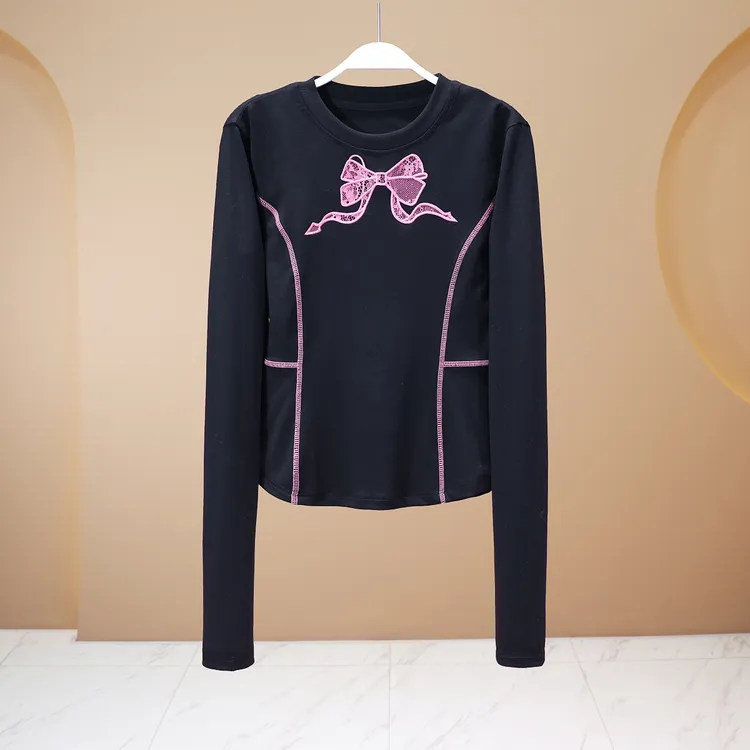 【亮哥女装】2025欧货轻薄午夜黑撞色蕾丝刺绣高弹显瘦上衣6287A