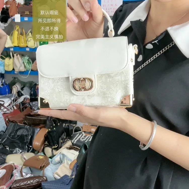 单根拉链暗袋方形斜挎包肩包文艺风复古百搭单肩