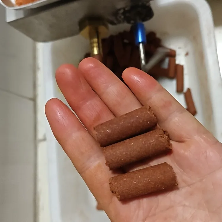 第七代最新研发热压膨化野钓溪石斑颗粒窝料