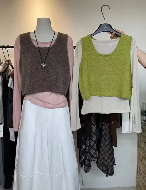 【在在at at】韩系温柔风针织马甲背心+圆领修身长袖T恤两件套女