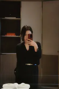【大妍女装】V领长袖收腰连衣裙