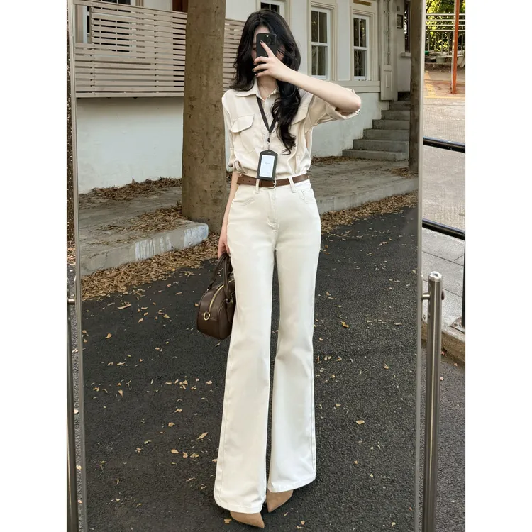 燕麦色高腰微喇叭牛仔裤女秋季2025年新款修身显瘦弹力直筒马蹄裤