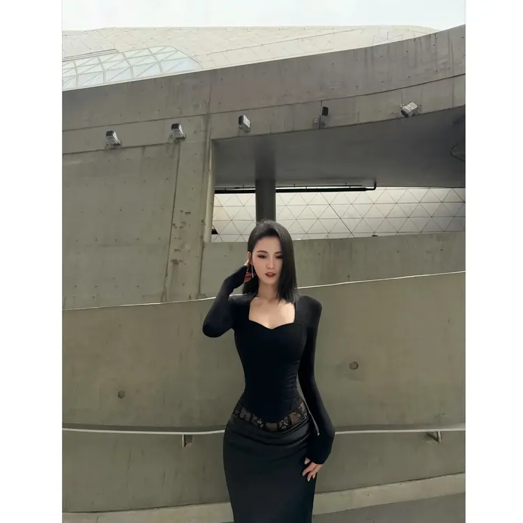 黑色秋季皮裙方领上衣坎肩韩系2025两件套装女设计感修身鱼骨新款