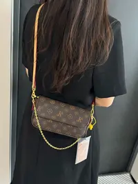 莫妮卡奇奇复古轻奢风时尚单肩斜挎包