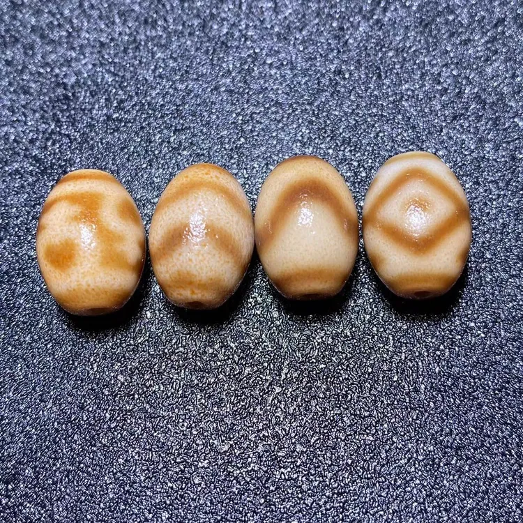 白料台工达洛虎牙条纹玛瑙天珠藏传文玩配饰