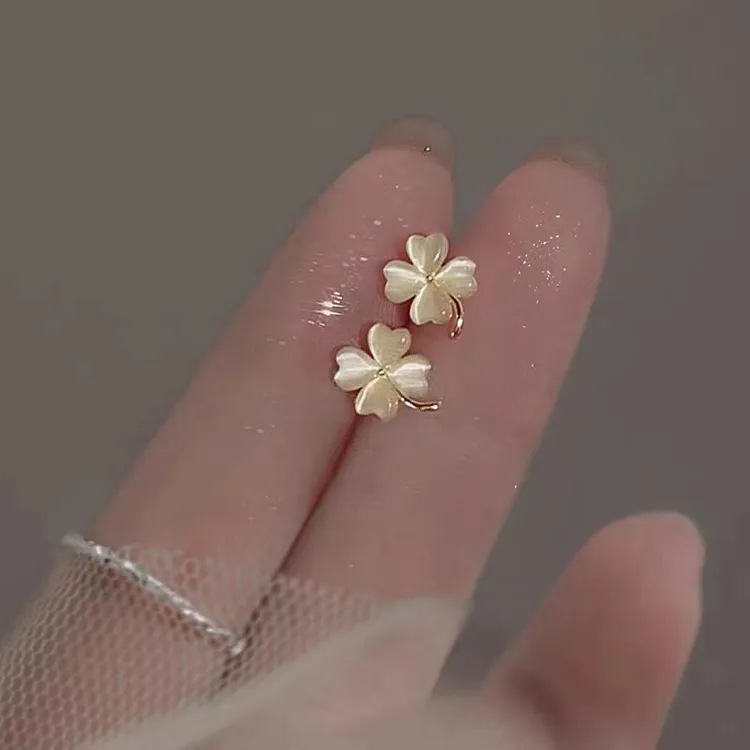 9999银四叶草耳钉轻奢小众设计高级感耳环夏简约耳饰百搭坠链气质