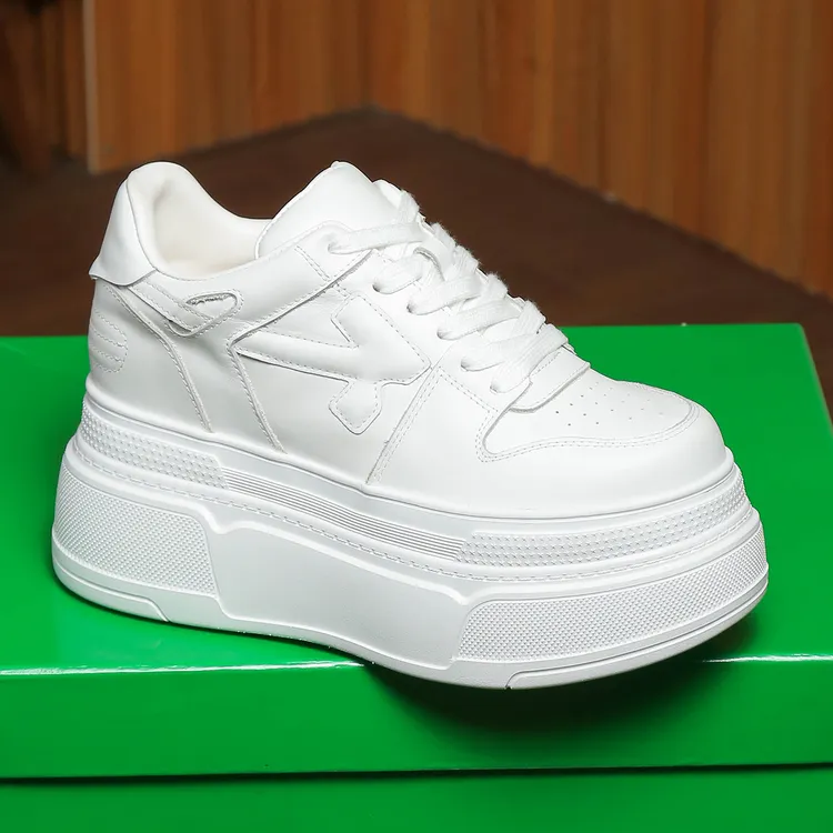 14CM小白鞋女款2025新款秋冬季真皮松糕厚底12CM小个子内增高女鞋