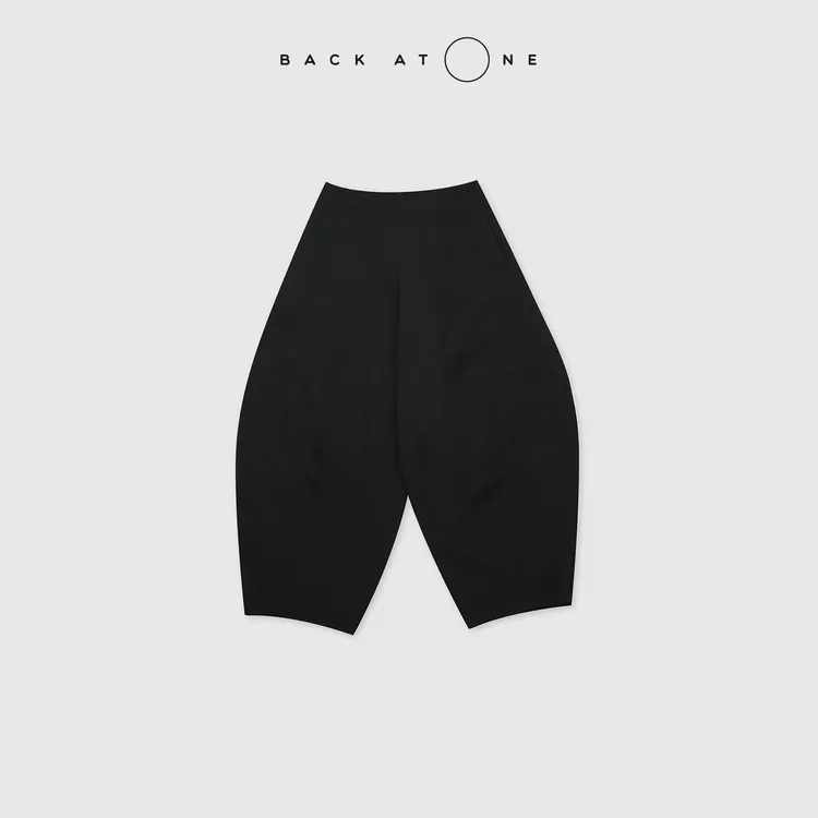 BACKATONE“ 摩登茧意” 弯刀茧型挺括显瘦黑色裤子 BFF-2BI245E-K
