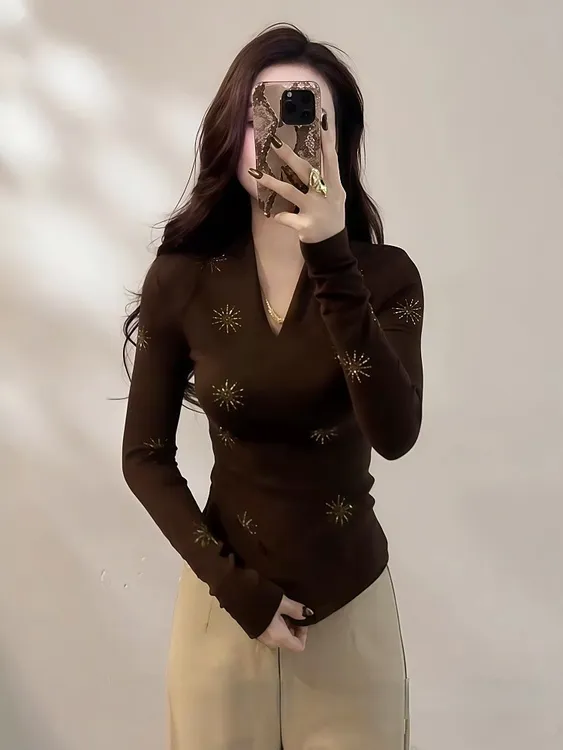 轻熟风V领烫钻长袖修身打底衫2025秋冬新款韩系chic别致上衣女装