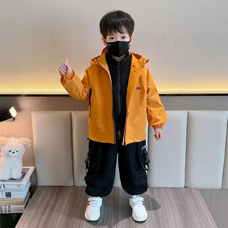 男童秋季外套2025新款洋气儿童冲锋衣三合一男宝宝摇粒绒内胆衣服