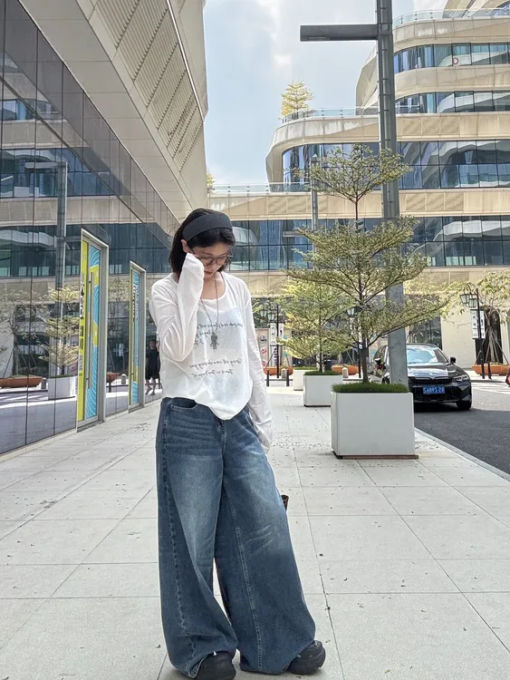 2025秋季美式复古猫须水洗做旧蓝牛仔裤白色高腰垂感阔腿牛仔裤