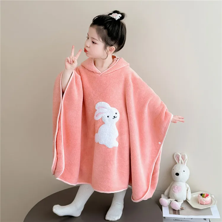 2025新款秋冬季儿童珊瑚绒睡衣女童浴巾宝宝法兰绒浴袍家居服睡袍