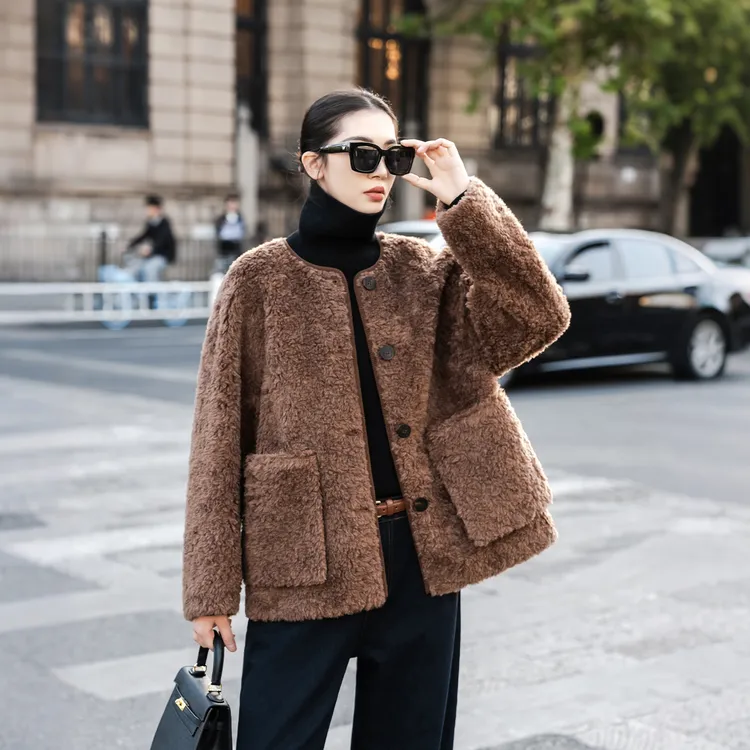秋冬季百搭爆款加绒加厚保暖咖啡色绵羊毛摇粒绒外套女