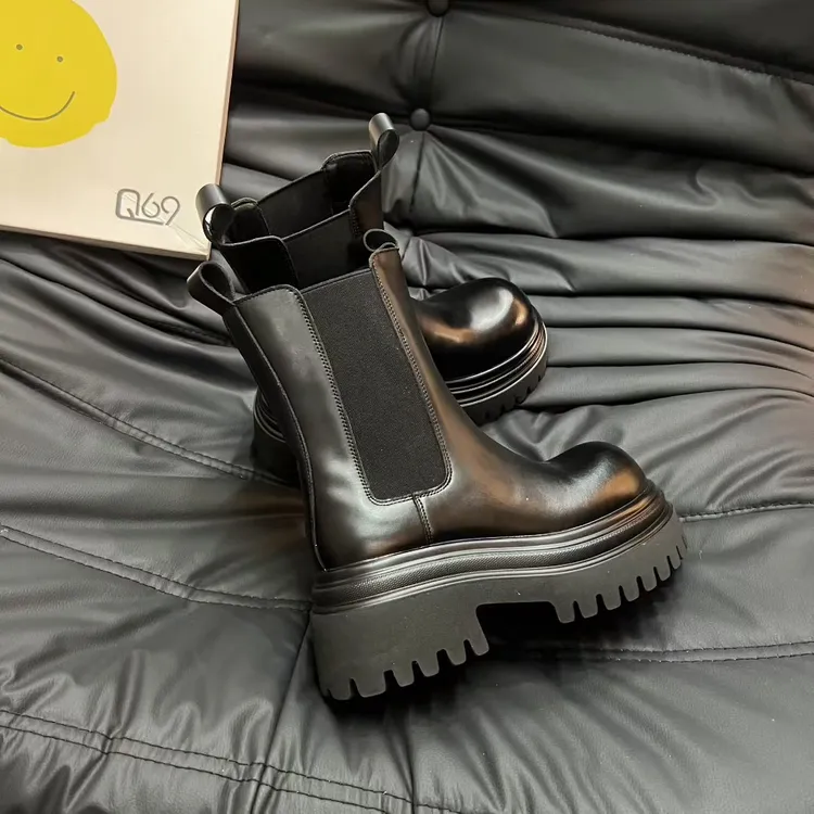 高跟修面皮女休闲风学院风厚底时尚潮流马丁靴烟筒靴靴子黑色百搭