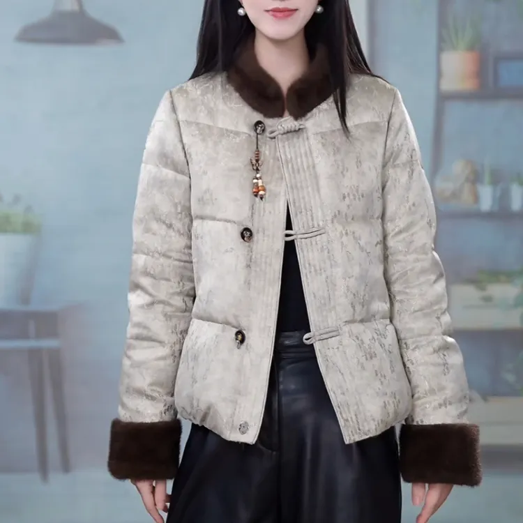 新中式风提花羽绒服外套女2025年冬装新款妈妈装盘扣加厚保暖上衣