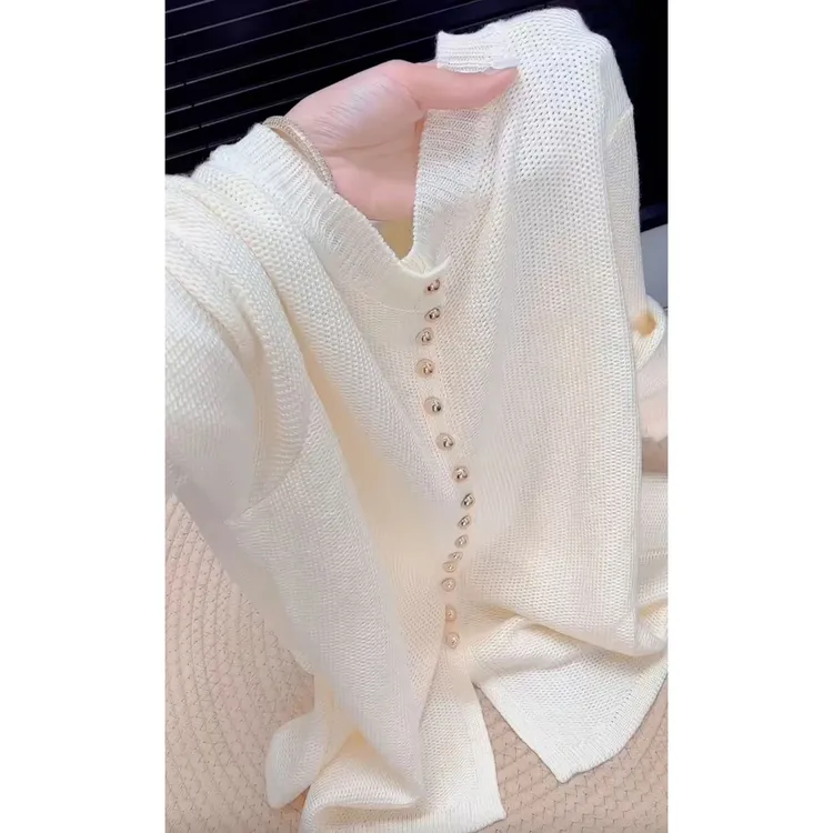 流行穿搭单件女2025早秋新款温柔钉珠排扣针织衫休闲风长袖上衣潮