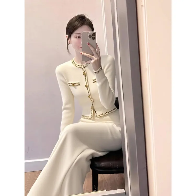 2025冬季大方得体巨好看气质高级感小香风白色针织上衣裤子套装女