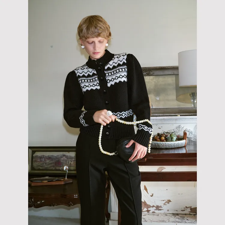 TOPCLOSET 法式复古费尔岛提花 泡泡袖羊毛混纺针织开衫8244