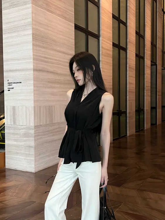 Vicky薇薇【复古浪潮】气质V领绑带设计感修身显瘦高级感衬衫背心