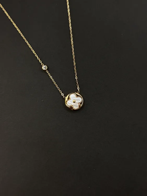 不锈钢项链 轻奢百搭四叶圆形贝贝项链