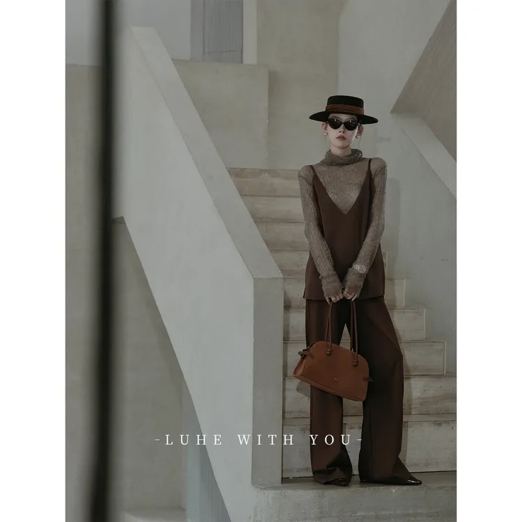 LUHE【尼斯周末】hehe私服~静奢羊毛羊驼毛高领针织衫+醋酸V领背心
