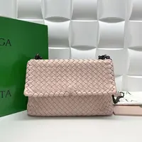 95新 BOTTEGA VENETA/葆蝶家 思斯专属 BV粉色链条包 THCI3372