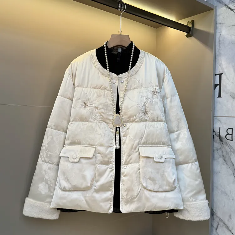 2025刺绣花朵胖mm大码国风新款冬季洋气简约加棉显瘦时尚外套2571