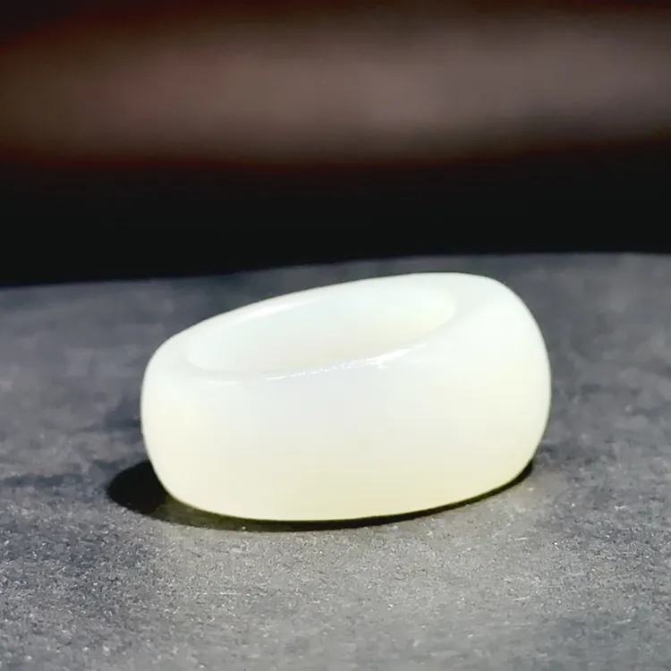 和田白水滴戒指寓意财源不断永恒不变（多样性发货）