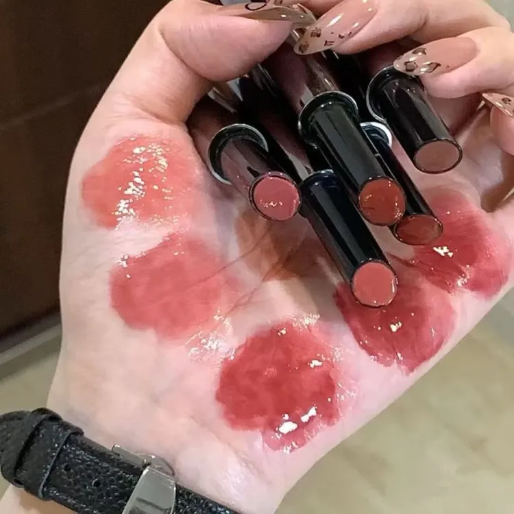 嫩到爆汁的唇冻！雪吻水光唇冻镜面唇釉嘟嘟唇显白滋润不易沾杯