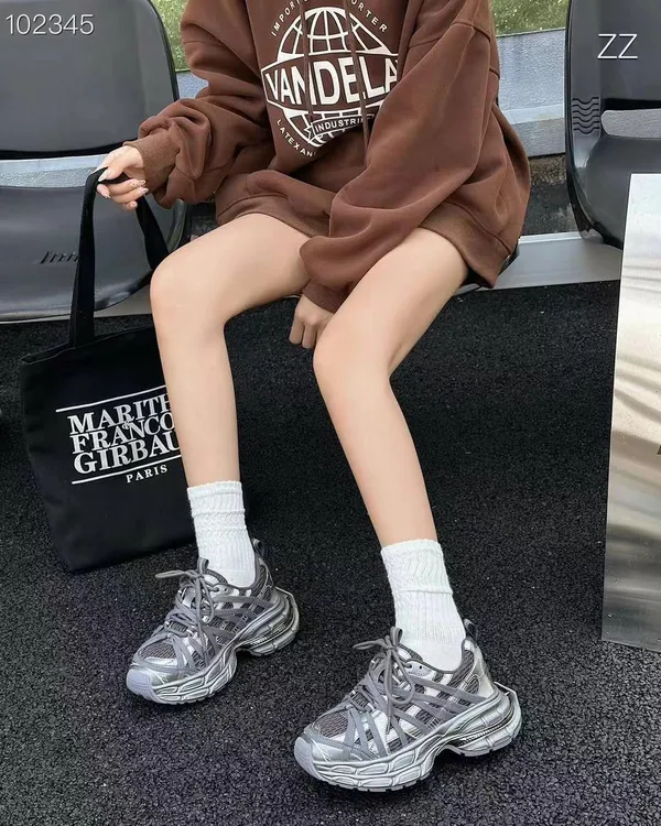 潮牌女款休闲老爹鞋