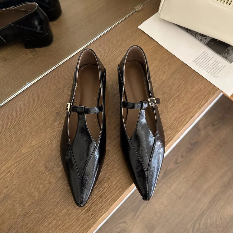 粗跟尖头气质单鞋女2025新款高级感配裙子软底不累脚法式玛丽珍鞋