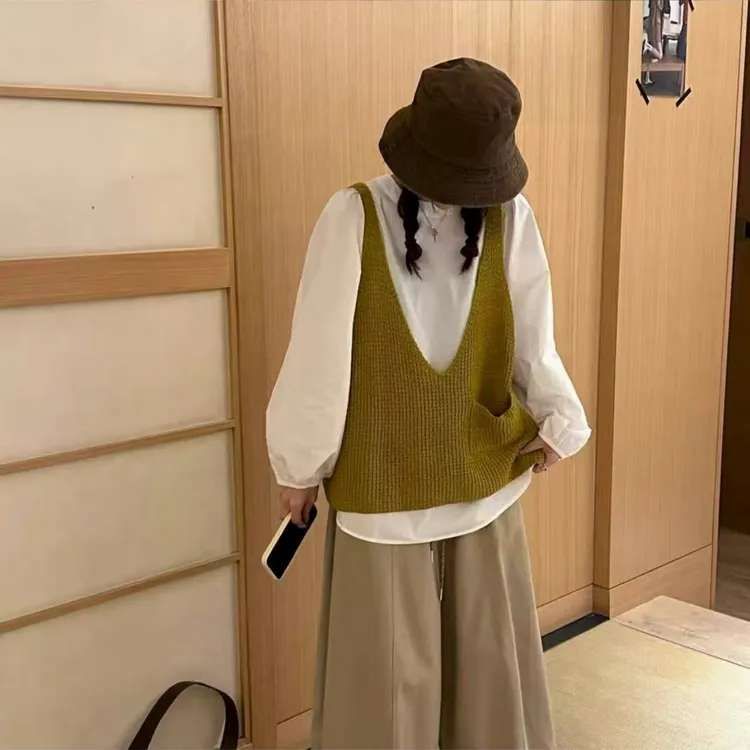 慵懒风吊带背心针织马甲两件套女早秋装2025新款休闲时尚白色上衣