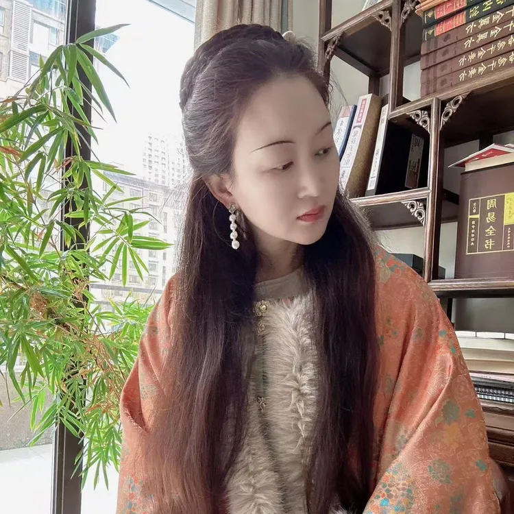 明制圆领半臂上袄（昭君袄）