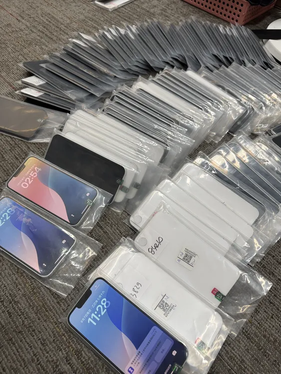 95新 Apple/苹果 iPhone 16e 美版原装正品 卡贴机 直播 游戏神器