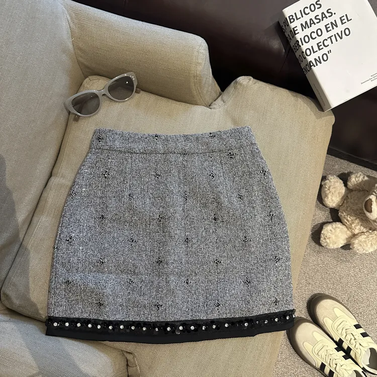 2025秋冬法式气质高级感别致重工亮片呢子半身裙修身显瘦A字裙女