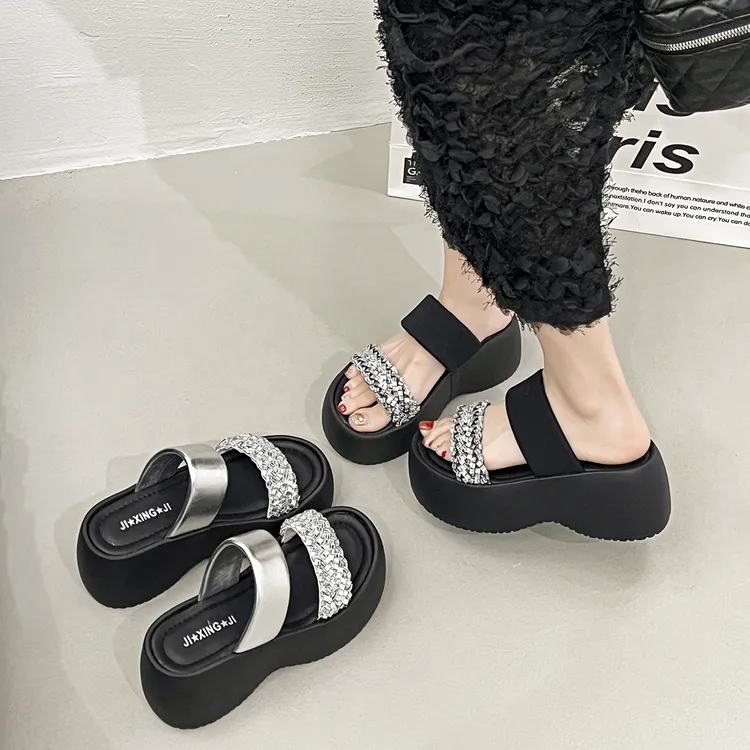 暮秋秋凉拖鞋2025春季新款时尚休闲百搭网红水钻洋气中跟法式女鞋