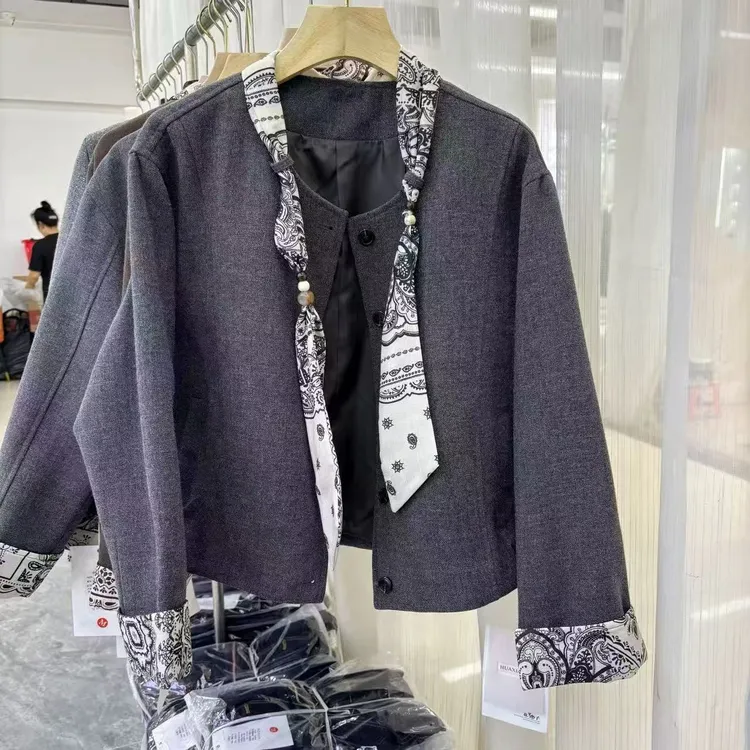圆领短款系扣秋季女插肩袖短外套牛仔上衣女士针织