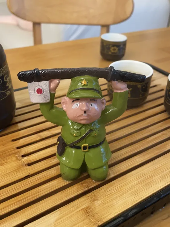 【00和猫】日本人下跪投降变色茶宠摆件精品茶玩茶桌茶盘创意玩具