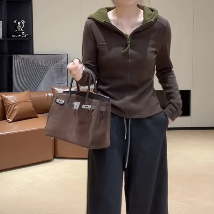 2025冬季新款撞色拉链设计感连帽长袖上衣休闲百搭气质显瘦卫衣女