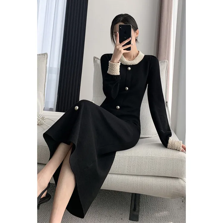 法式高级感别致独特黑色连衣裙女显瘦新款裙子收腰赫本风秋冬百搭